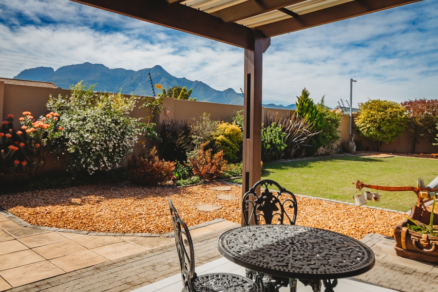 4 Bedroom Property for Sale in Earls Court Lifestyle Estate Western Cape